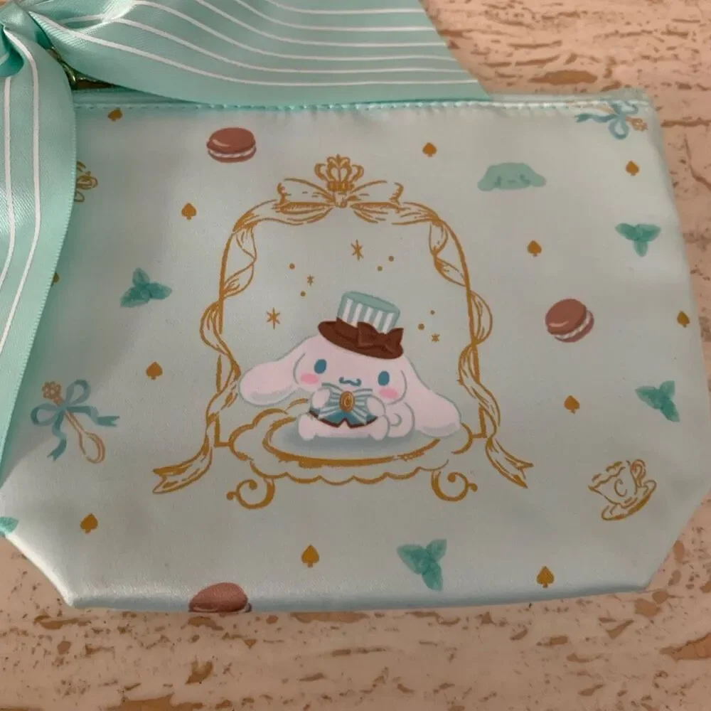 Sanrio cinnamaroll zip